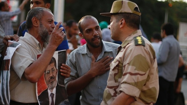 Αίγυπτος: Ο στρατός απειλεί ευθέως τη Μουσουλμανική Αδελφότητα