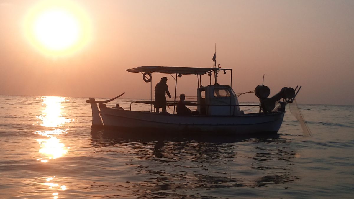 Συνεχίζεται η τουρκική προκλητικότητα – Ραγδαία αύξηση παράνομης αλιείας στα ελληνικά χωρικά ύδατα