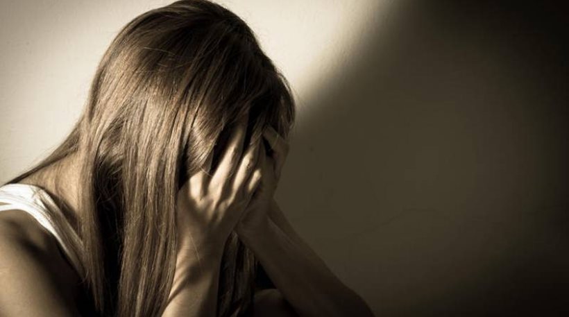 Καλαμάτα: 15χρονη έπεσε θύμα βιασμού από 17χρονο σε καφετέρια