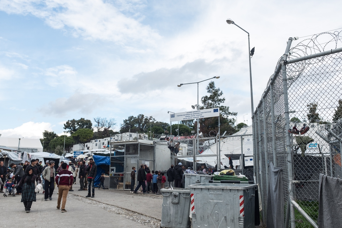 Λέσβος: Αποχώρησαν και οι τελευταίοι μετανάστες από τα γραφεία του ΣΥΡΙΖΑ