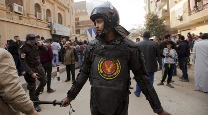 Ένοπλος κουκουλοφόρος σκότωσε δύο χριστιανούς αδελφούς στο νότιο Κάιρο