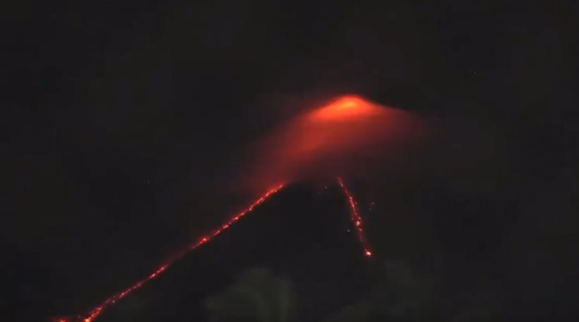Βίντεο: Συγκλονιστικές εικόνες από το ενεργό ηφαίστειο στις Φιλιππίνες