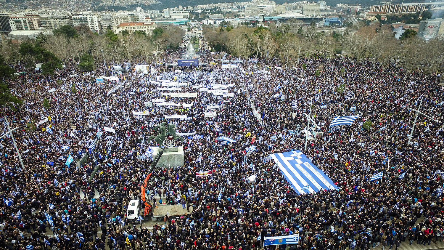 ΣΥΡΙΖΑ: Ακολουθούν το Μαξίμου και επιτίθενται στην παρουσία του Μ. Θεοδωράκη στο συλλαλητήριο