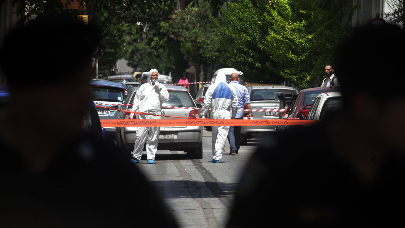 Ασυνείδητοι έβαλαν βόμβα σε κάδο έξω από εκκλησία στο Αγρίνιο!