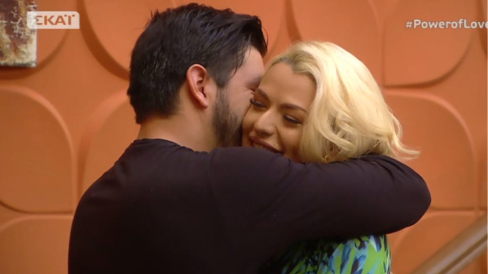 Power Of Love: Επέστρεψε η Στέλλα και άρχισε τα φιλιά με τον Πάνο – Συνάντησε την μητέρα του (βίντεο)