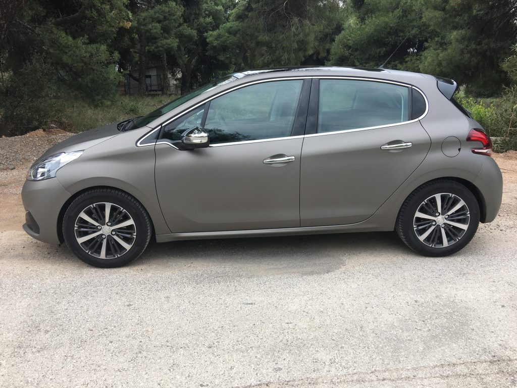 Κέρδισε το στοίχημα της αγοράς η Peugeot με το 208 1,6 BlueHDi