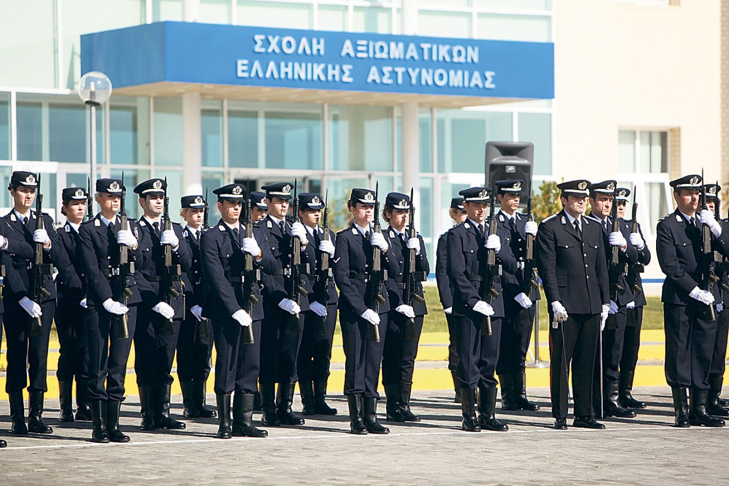 Βουλευτές  ΣΥΡΙΖΑ:  Γιατί αποκλείονται οι τρανσέξουαλ από τις σχολές της Αστυνομίας; -Κατέθεσαν ερώτηση στη Βουλή