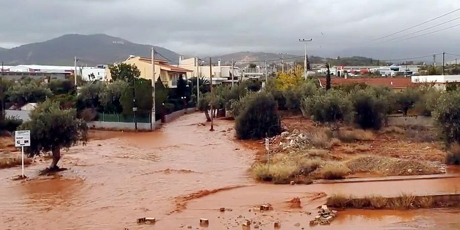 Πειθαρχικές ευθύνες σε δημόσιους αξιωματούχους για την κατασκευή δεκάδων αυθαίρετων στο ρέμα της Μάνδρας