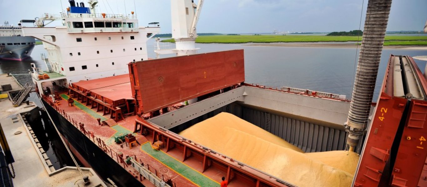 Αμερικανικό πλοίο που μεταφέρει σόγια στην Κίνα βρίσκεται ένα μήνα στή θάλασσα λόγω δασμών