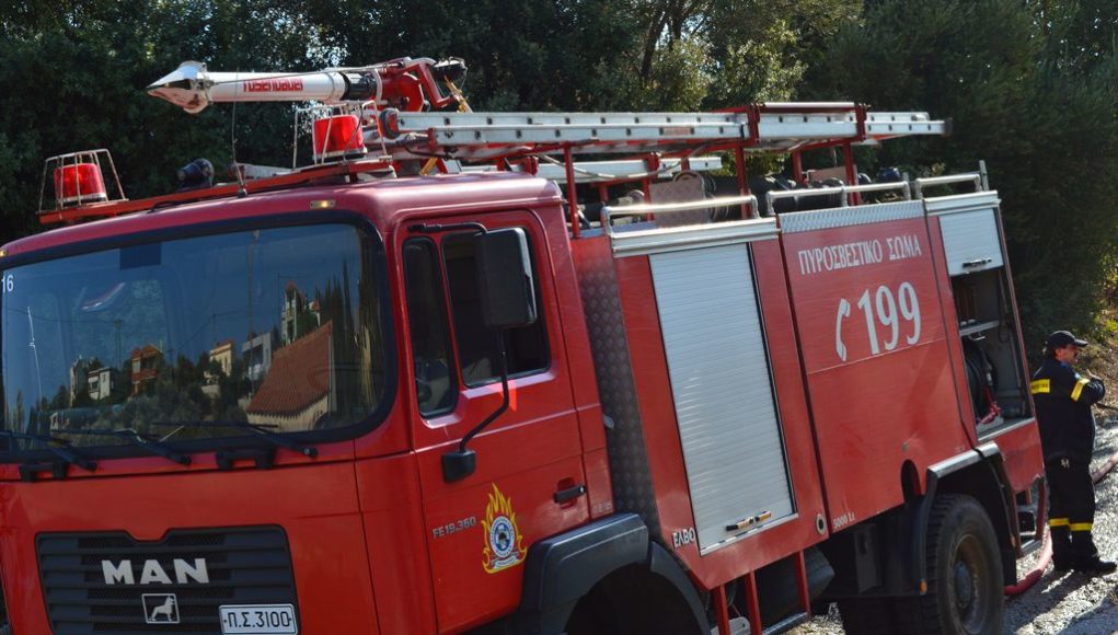 Σάμος: Ξέσπασε πυρκαγιά σε χαράδρα