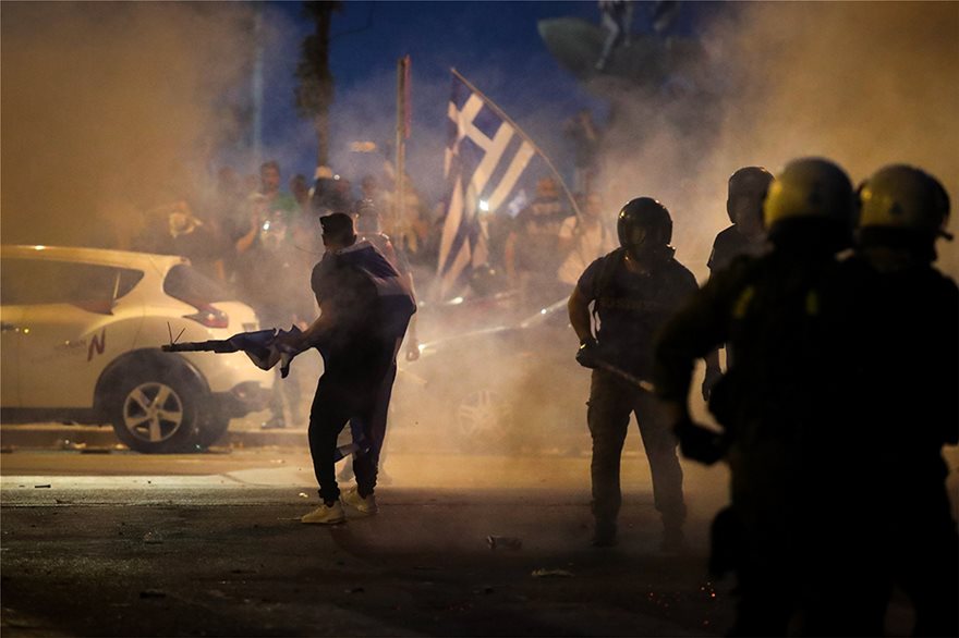 Την σύλληψη των ανδρών των ΜΑΤ που αποκάλεσαν τους Μακεδόνες «Βούλγαρους» διέταξε η εισαγγελέας