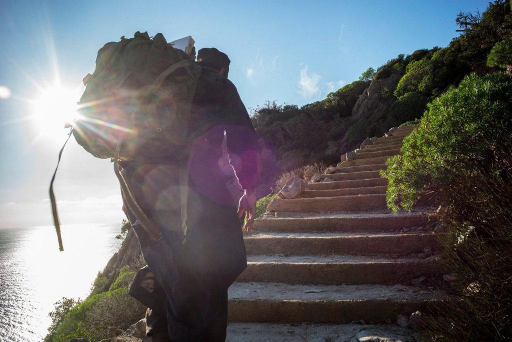 Οι «Αόρατοι Ερημίτες» του Άθωνα και τα μηνύματά τους (βίντεο)