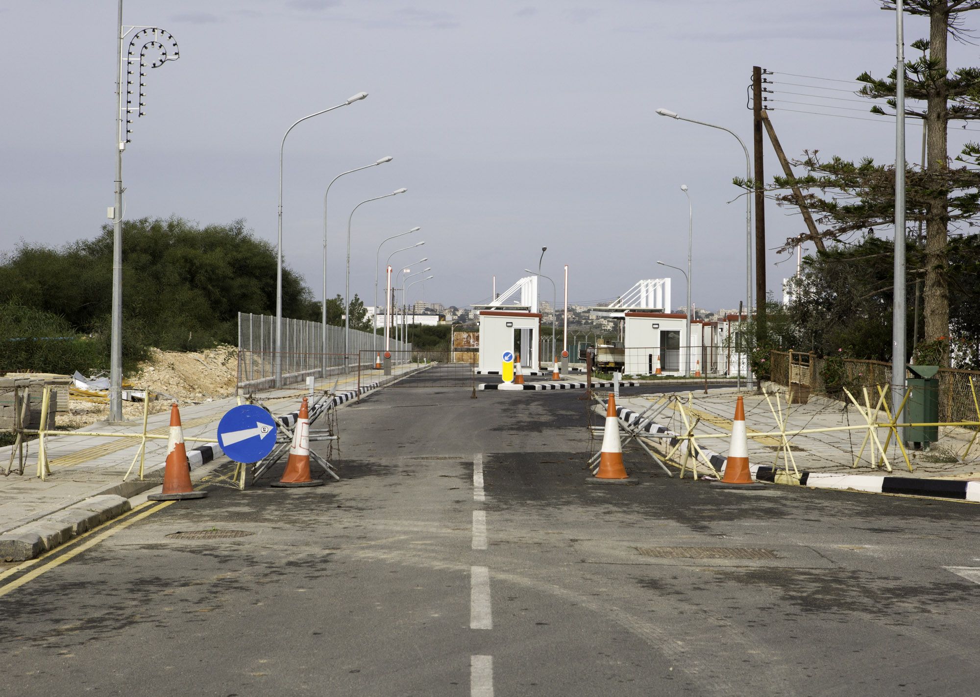 Κύπρος: Συγκλονιστικές εικόνες από το οδοιπορικό στο οδόφραγμα της Δερύνειας