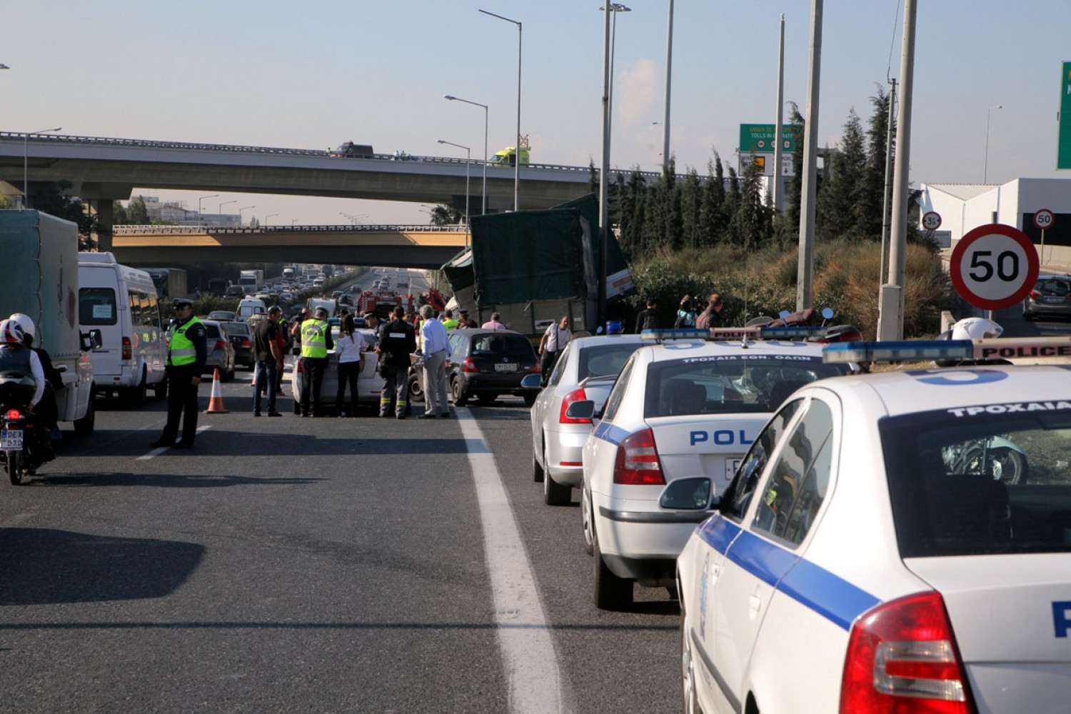 Καραμπόλα τεσσάρων αυτοκινήτων στον Κηφισό με δύο τραυματίες- Αυξημένη κίνηση στη γέφυρα προς Πειραιά