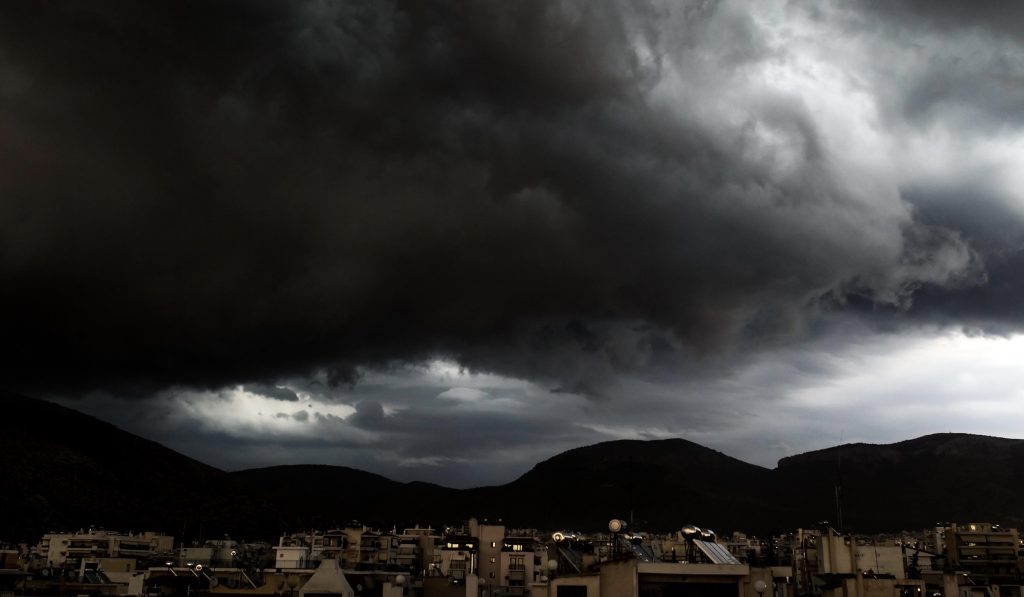 Με βροχές και καταιγίδες η σημερινή μέρα- Δείτε που θα χτυπήσει το φαινόμενο «Πηνελόπη»