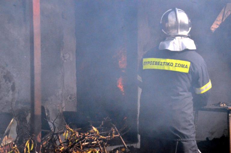 Γυναίκα κάηκε ζωντανή μέσα στο σπίτι της στην Λάρισα