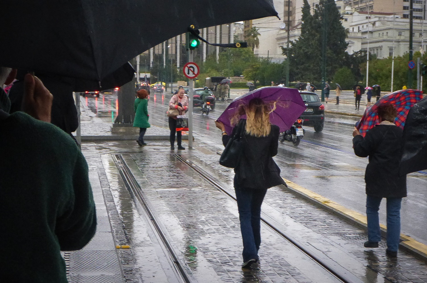 Αλλαγή του καιρού από το μεσημέρι: Έρχονται βροχές και χιόνια