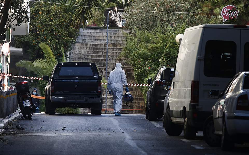 Σε κουτί παπουτσιών η βόμβα που εξερράγη στο Κολωνάκι (Φωτό)