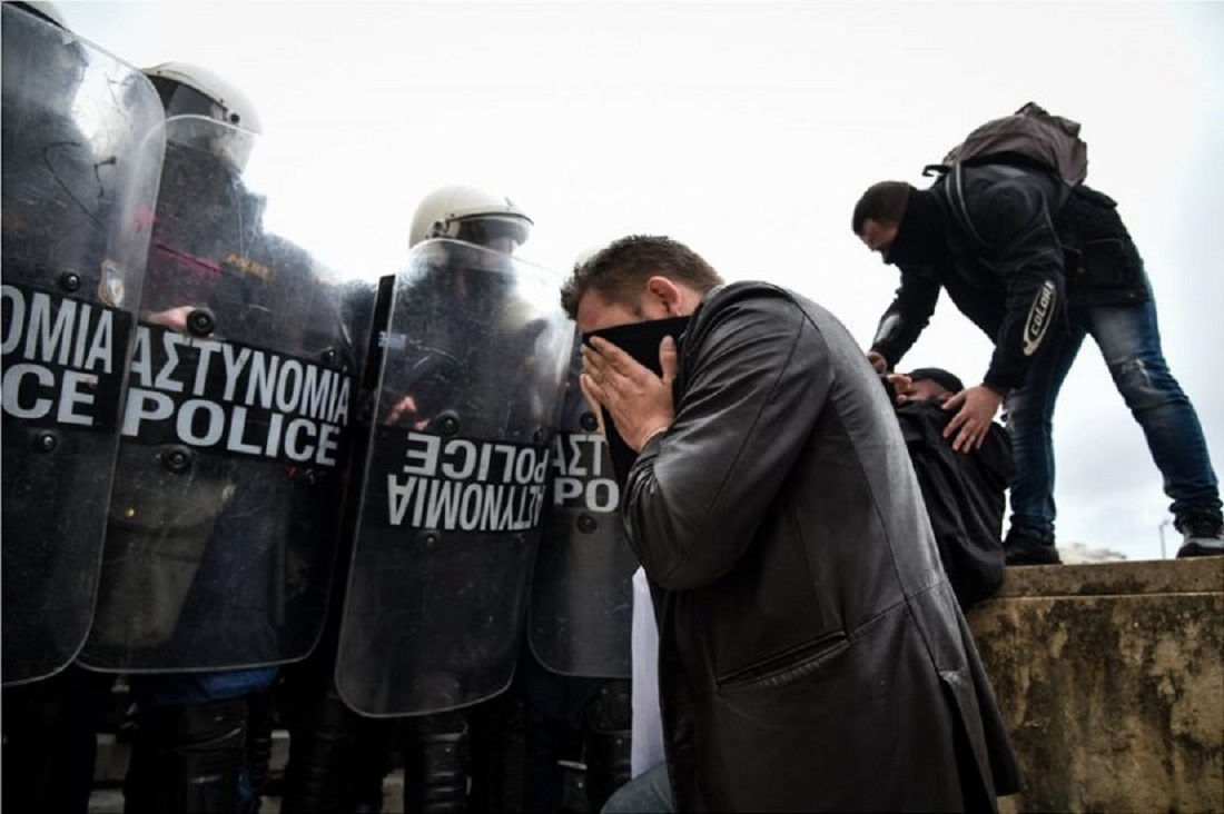 Σύνταγμα: Ένας τραυματίας από επίθεση σε δημοσιογράφους!