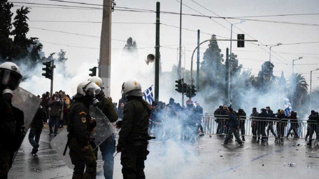 Αναρχικοί  επιτέθηκαν σε αστυνομικούς στα Εξάρχεια και την ΑΣΟΕΕ