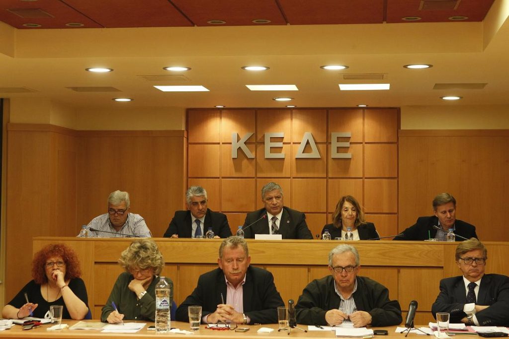 Στα «κάγκελα» οι Δήμαρχοι για τα αποθεματικά: Προαναγγέλλουν κινητοποιήσεις -Έκτακτο Δ.Σ. της ΚΕΔΕ