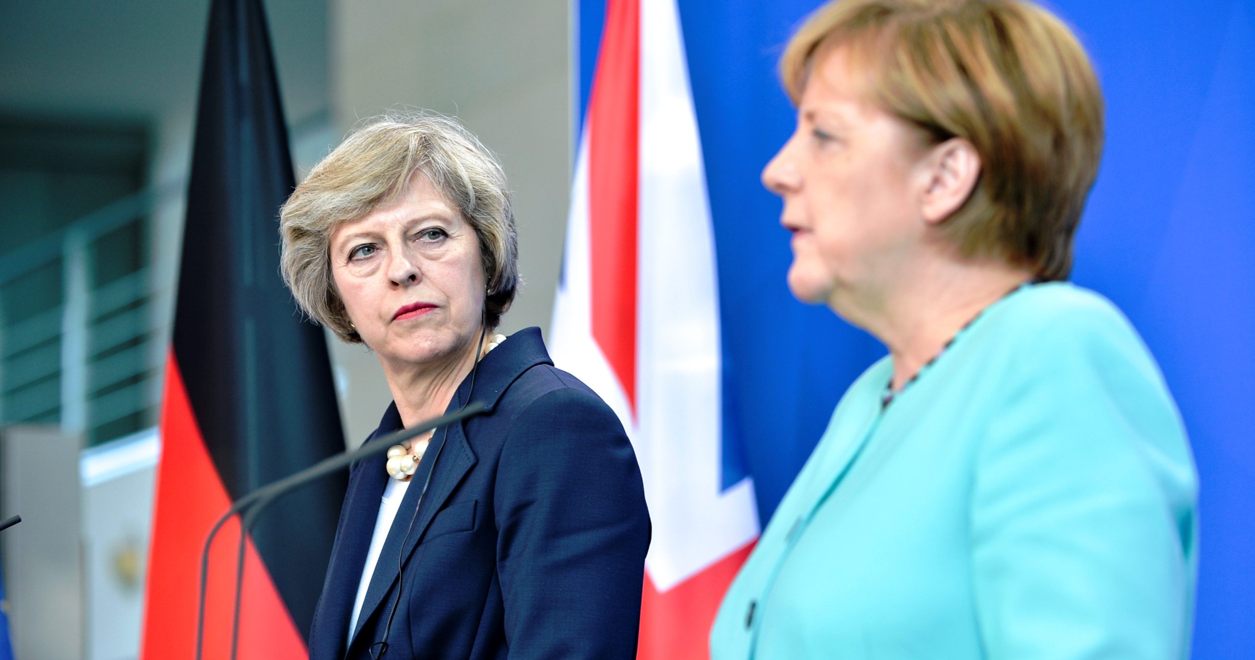 Brexit: Το ενδεχόμενο παράτασης της ισχύος του άρθρου 50 συζήτησαν Μέρκελ-Μέι