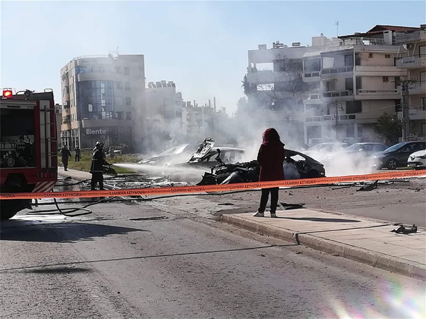 Έκρηξη στη Γλυφάδα: Εικόνες από το σημείο που συγκλονίζουν