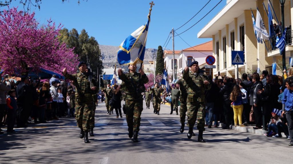 Συγκλόνισαν οι ΕΔ στη Χίο – 8 φορές τραγούδησαν το «Μακεδονία Ξακουστή» (βίντεο)