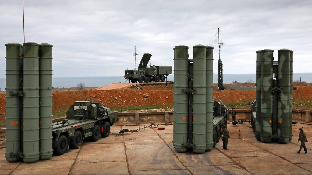 S-400 εναντίον Patriot: Σύγκριση μεταξύ των δύο καλύτερων αντιαεροπορικών συστημάτων παγκοσμίως (βίντεο)