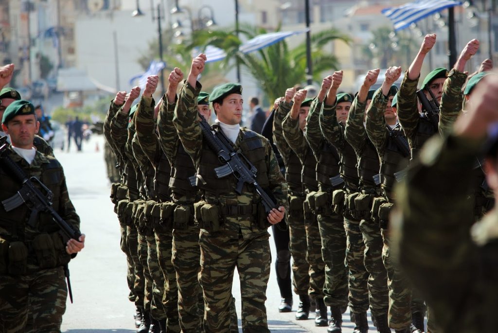 Χωρίς ειδική εισφορά αλληλεγγύης τα αναδρομικά στους στρατιωτικούς