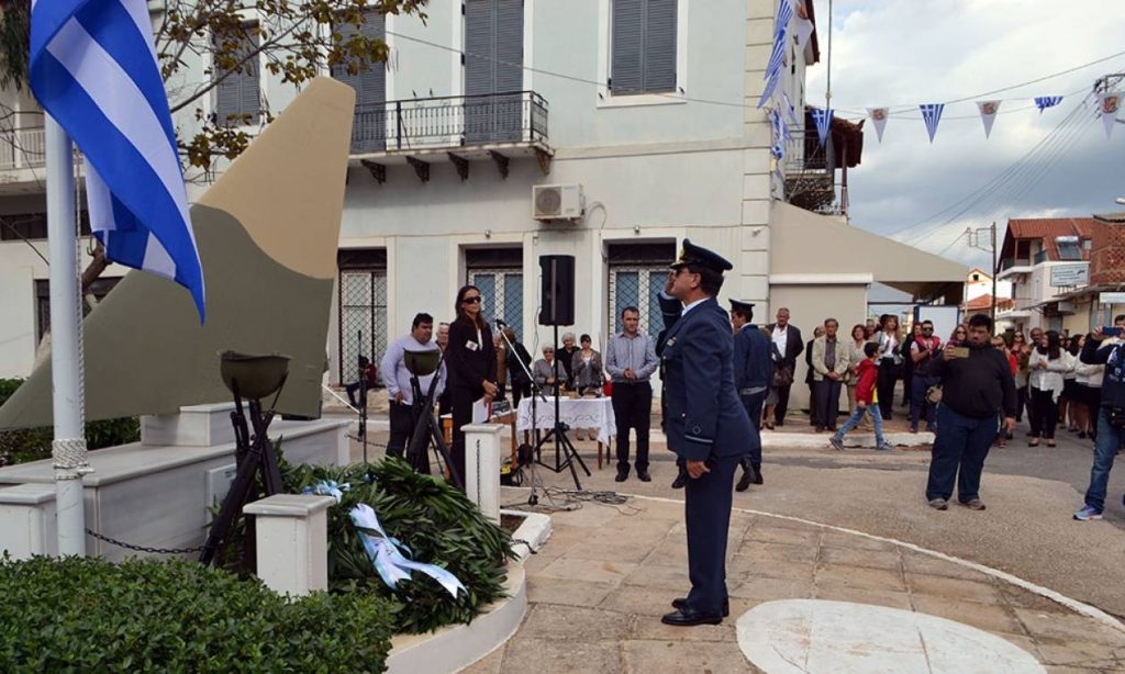 Άρχισαν τα όργανα: Η Σκοπιανή υποψήφια πρόεδρος πήγε στο μνημείο των πεσόντων της «Μακεδονίας του Αιγαίου»