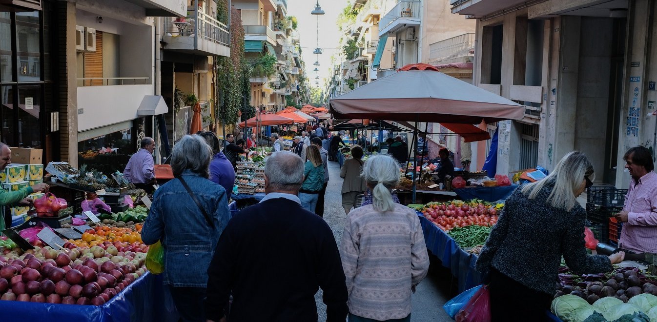 Μαφία των λαϊκών – Πωλητής ξεψύχησε πάνω στον πάγκο του