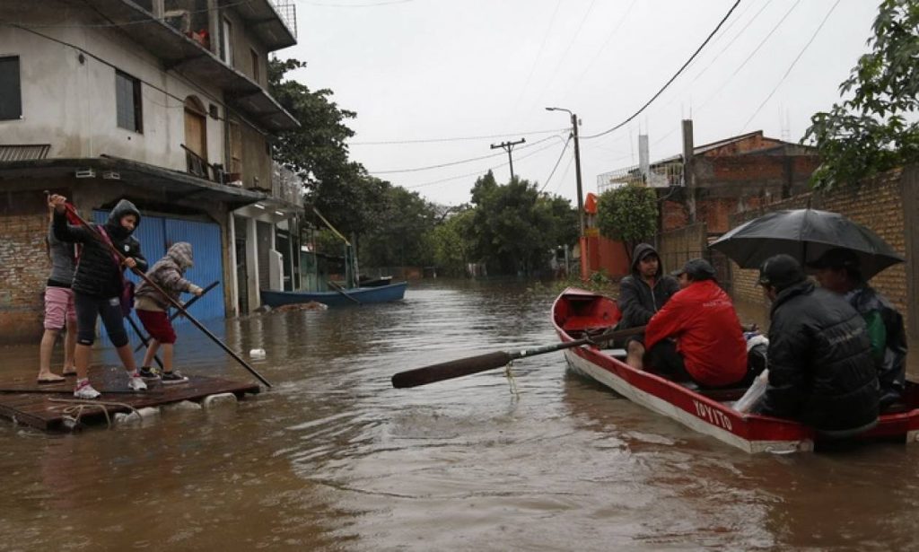 Βραζιλία: Τεράστιες πλημμύρες και κατολισθήσεις – Τουλάχιστον δέκα νεκροί