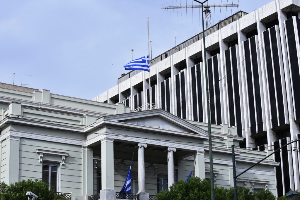 Υπουργείο Εξωτερικών για την επίθεση στο σπίτι του πρέσβη των ΗΠΑ: «Δεν θα πλήξει την φιλία των δύο χωρών»