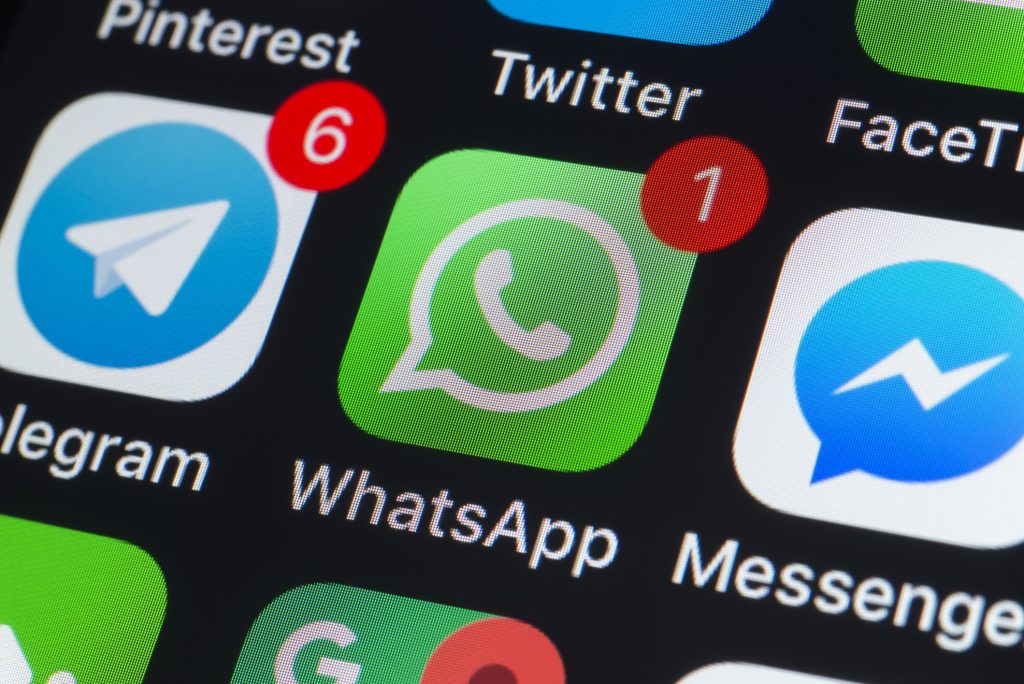 Πώς μετέτρεψαν το WatsApp σε… όπλο κατασκοπείας