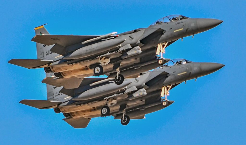 F-22 και F-15E Strike Eagle μαζί σε άσκηση στη Φλόριντα