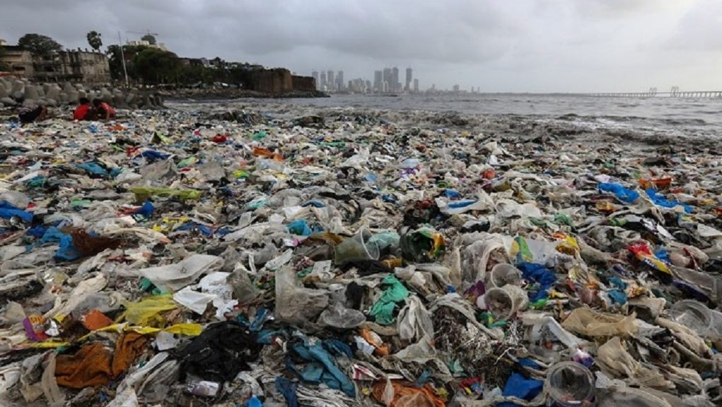 Ένα νησί από σκουπίδια στην Μεσόγειο – Γεμάτη πλαστικά η θάλασσα