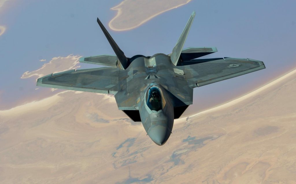 Κίνα: Μπορούμε να «δούμε» και το F-22