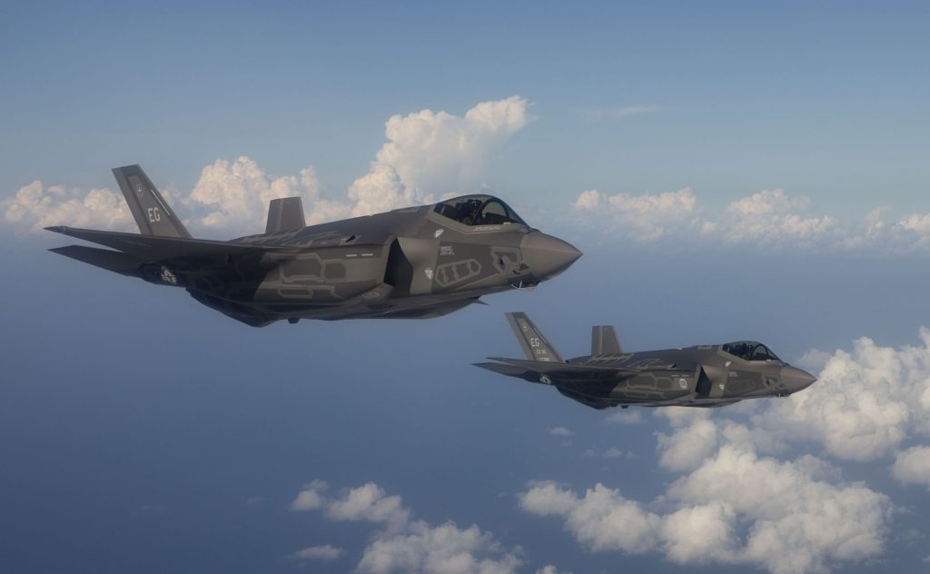 Πρόβα τζενεράλε: Aμερικανικά F-35 και ελληνικά F-16 σε αποστολές κρούσης (βίντεο)