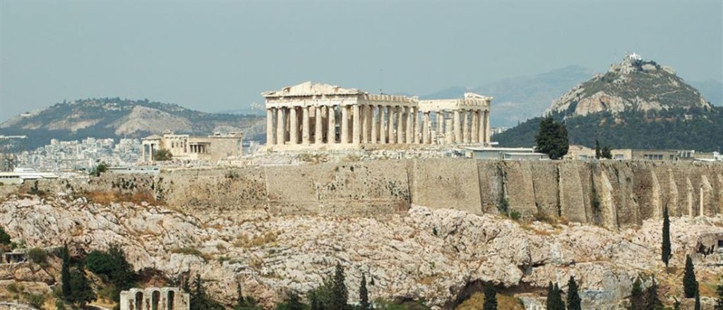 Απέραντο ξενοδοχείο η Αθήνα: Check-in σε υποβαθμισμένες γειτονιές