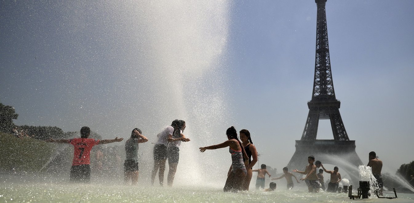 Στο αποκορύφωμα ο καύσωνας σε όλη την Ευρώπη – Έκτακτα μέτρα σε μεγάλες πόλεις – Πολλοί νεκροί (φωτο)