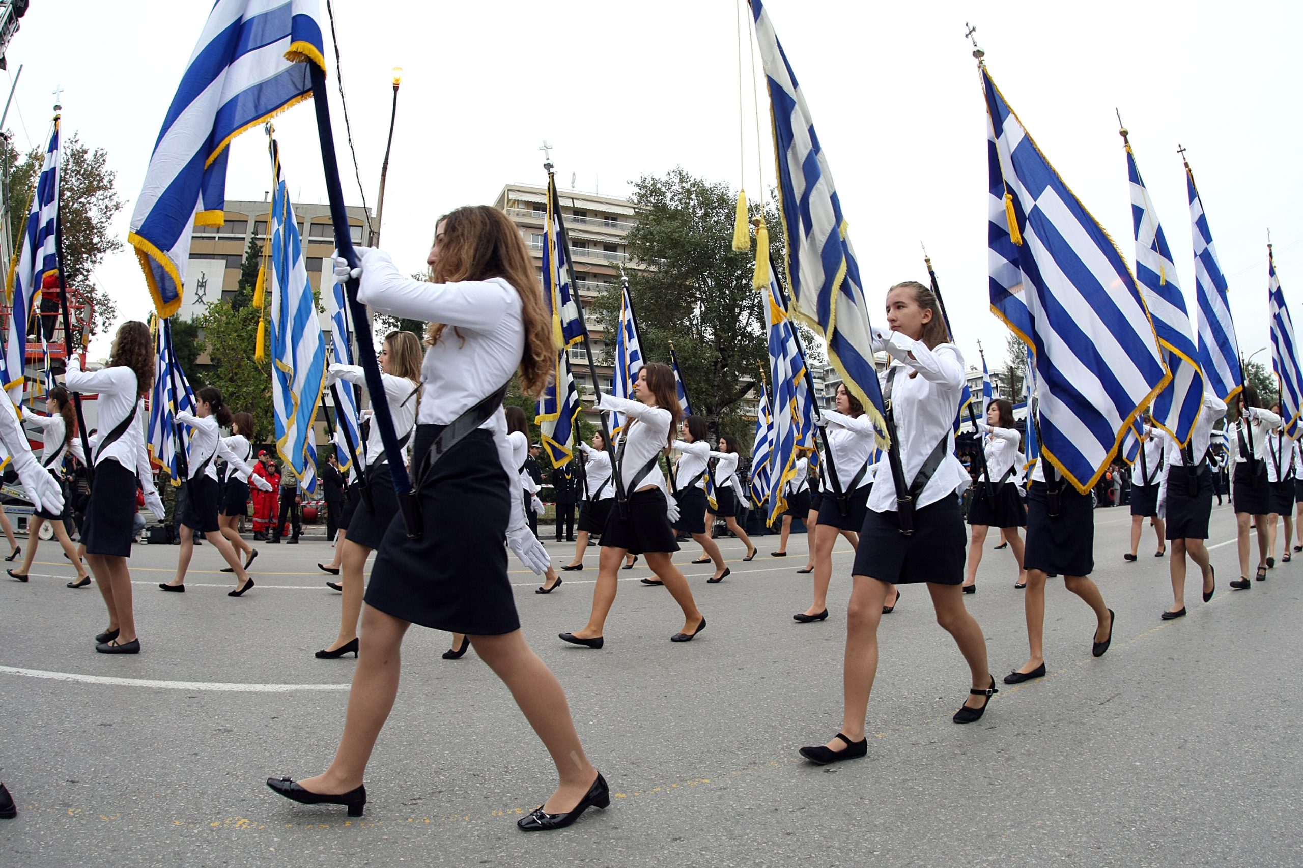 Η Σημαία επιστρέφει στους άριστους – Κατάργηση της κλήρωσης – Ριζικές αλλαγές στην Παιδεία