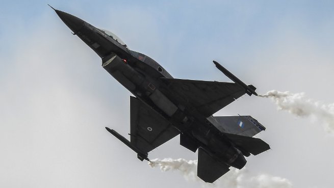 Εντυπωσίασε το ελληνικό F-16 ΖΕΥΣ στην Σλοβακία (βίντεο-φωτο)