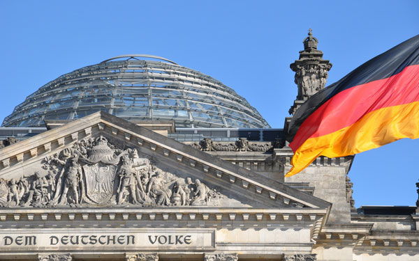 Γερμανία: Οι έκτακτες δαπάνες του υπουργείου Άμυνας απασχολούν για μία ακόμη φορά τον Τύπο