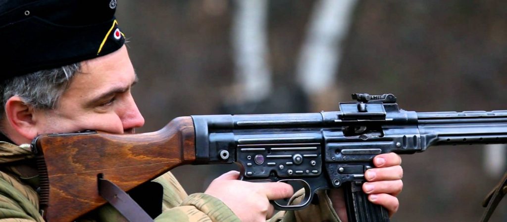 Βίντεο: STG44 – Το γερμανικό όπλο του Β’ΠΠ πάνω στο οποίο βασίστηκε το πασίγνωστο ΑΚ47