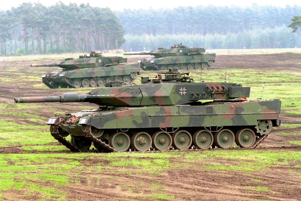 Πόσο καλά φρενάρει ένα τανκ Leopard-2Α5/ΗEL του Ελληνικού Στρατού στην άσφαλτο; (βίντεο)