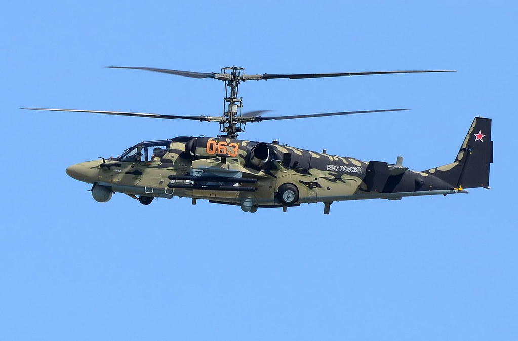 Ρωσία: Η εντυπωσιακή άσκηση των «Ka-52 Aligator» (βίντεο)