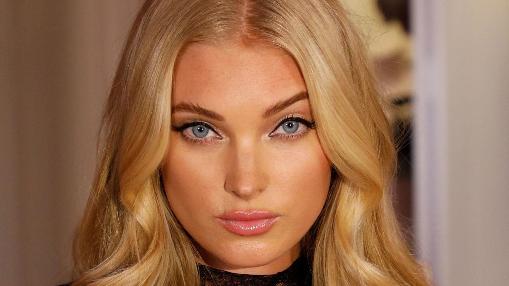 Elsa Hosk: Το γνωστό αγγελάκι της Victoria‘s Secret ποζάρει ολόγuμνη αγκαλιά με ένα φίδι (βίντεο-φωτο)