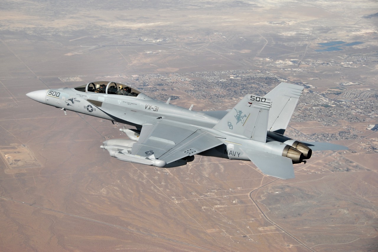 EA-18G Growler: Το αεροσκάφος του US Navy που «τυφλώνει» και αποπροσανατολίζει τους αντιπάλους σε αερομαχίες (βίντεο)