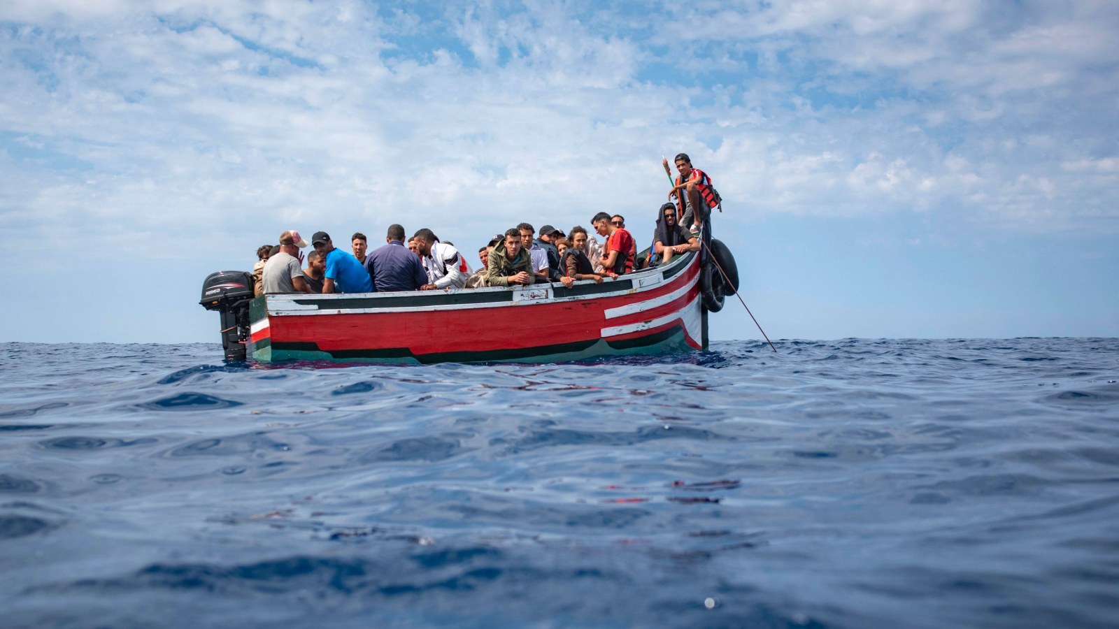 Λέσβος: Απόβαση 136 αλλοδαπών με 5 πλωτά  – Έφτασαν  χωρίς κανένα πρόβλημα